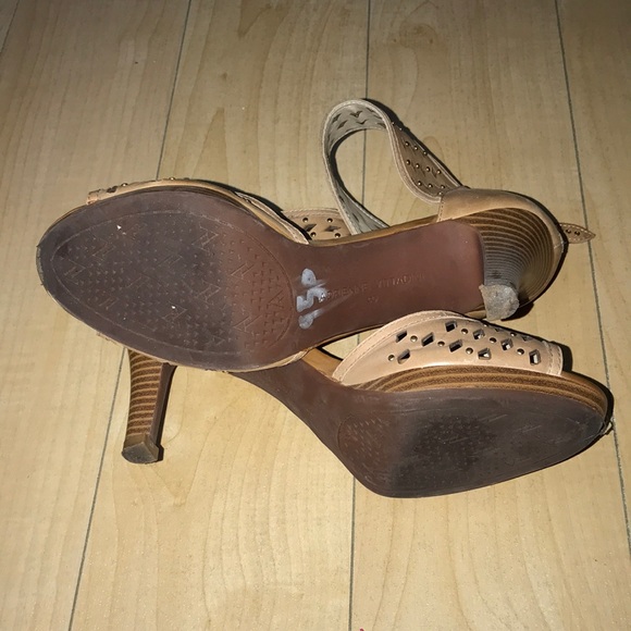Adrienne Vittadini Heels, size 8. - Picture 4 of 6